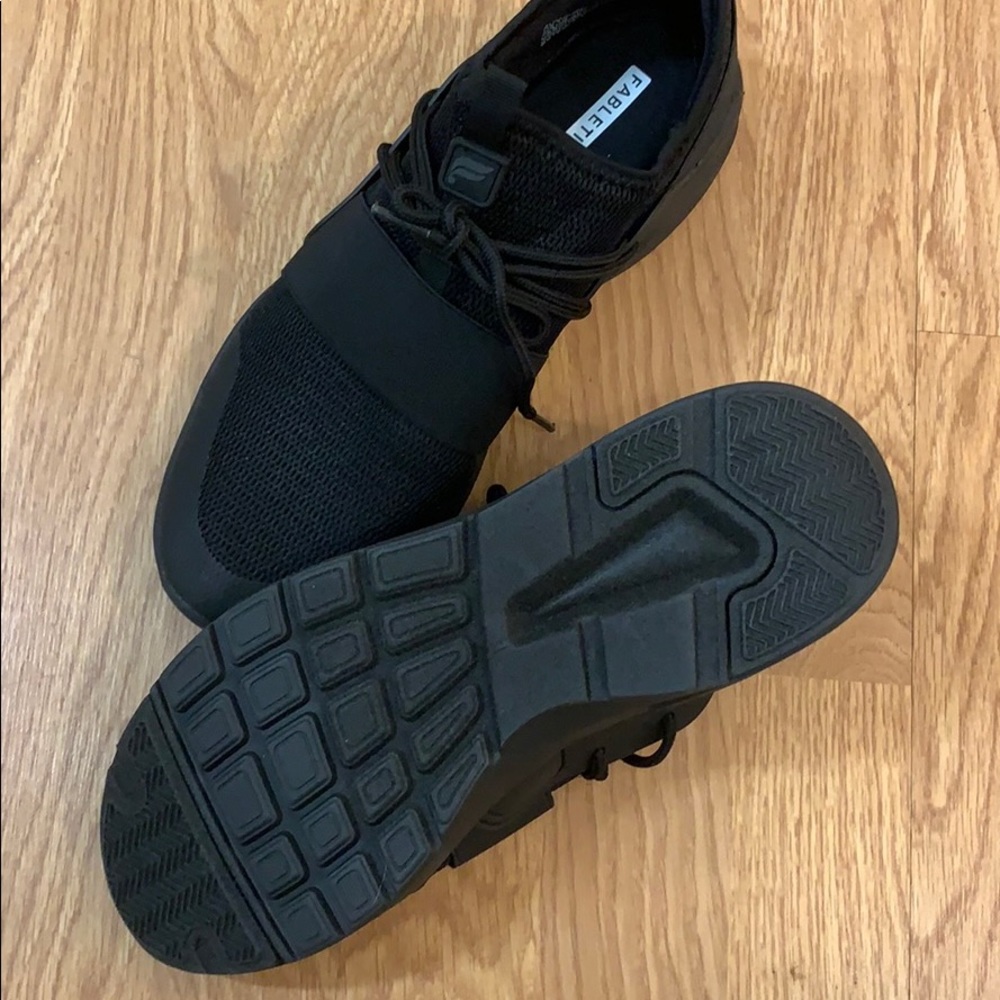 Fabletics• Zuma Black Tennis Shoes - Picture 4 of 4
